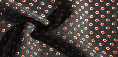Doku arka planı, desen, kırmızı benekli siyah ipek kumaş. Hafif ve yumuşak saten cazibe tasarım için idealdir, internet projeleri. Ekran koruyucuları ve duvar kağıtları için de mükemmel..
