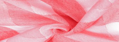 Kumaş desenli ipek atkı, kırmızı, metal şeritli kadın. Eşarp, soyut İskoç motiflerinin pastel tonlarında işaretlenmiş hassas yama desenleriyle süslenmiş.