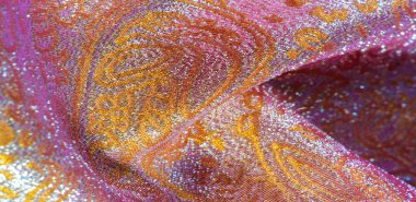 Doku arka planı, desen. pembe brokar kumaş. Organza brokar kumaş - çoban, gevrek palmiye ile. Bu boyunca büyük bir iplik-boyalı çiçek işlemeli desen vardır.