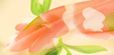 Kumaş arka plan, desen, duvar kağıdı. bej ipek kumaş, kırmızı gül deseni. Üzerinde baskı olan bu ipek kumaş senin projelerin için mükemmel, internet dekorasyonu. Renkler arasında bej yeşil ve kırmızı