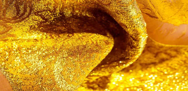 テクスチャの背景 パターン 生地黄色の金の錦 オーガンザブロケード生地 羊飼い カリッとしたヤシの木 全体に大きな糸染めの花模様が刺繍されています — ストック写真