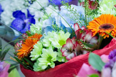 Çiçek buketi yaratıcı bir düzende bir çiçek koleksiyonudur. Çiçek buketleri evlerin ya da kamu binalarının dekorasyonu için düzenlenebilir ya da elde taşınabilir.