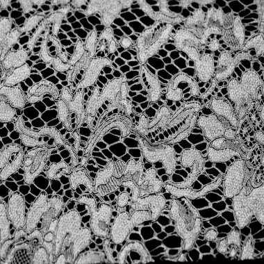 Kırım yarımadasının yüksek dağlarında, sonbahar kayın ormanlarında yürüyüş, fiziksel çabası olan insanlar için eğlence.