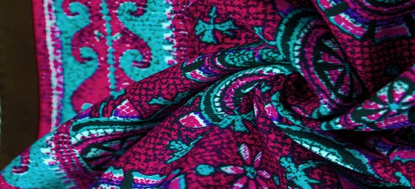 Textura Diseño Fondo Tela Seda Roja Con Patrones Azules Círculos — Foto de Stock