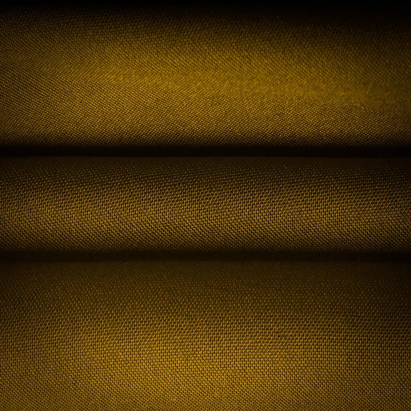 缎子黄色的花纹通常有光滑的表面和迟钝的后背 缎子织造的特点是有四个或四个以上的填充物或纬线 — 图库照片