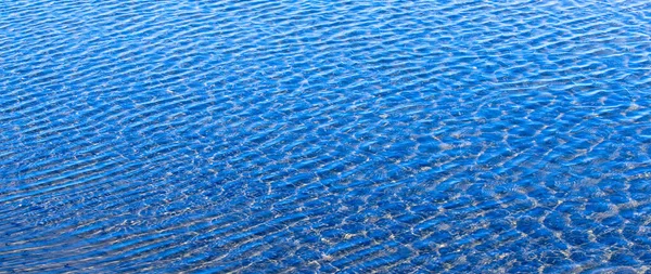 Fotografia Estiva Giorno Caldo Gioco Luce Tra Onde Una Spiaggia — Foto Stock