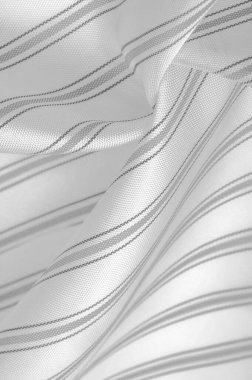 Kabartmalı çizim, kompozit tekstil, beyaz renkli yoğun ipek kumaş, gri çizgiler, kumaşa dokunuş, dar şerit. özellik, çizgi, çizgi, çizgi, iz,