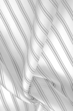 Kabartmalı çizim, kompozit tekstil, beyaz renkli yoğun ipek kumaş, gri çizgiler, kumaşa dokunuş, dar şerit. özellik, çizgi, çizgi, çizgi, iz,
