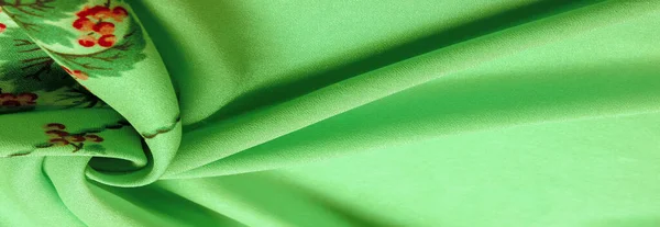 花纹浅绿色 红色花 这是一组丝绸 其特点是粗糙 有轻微的皱纹 — 图库照片
