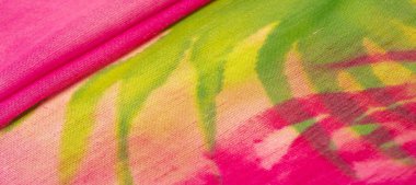 Doku, desen, koleksiyon, ipek kumaş, koyu pembe Hollywood cerise, beyaz soyut çiçekler, lüks tozlu pembe Fransız tül, bu tasarım için ihtiyacınız olan şeydir