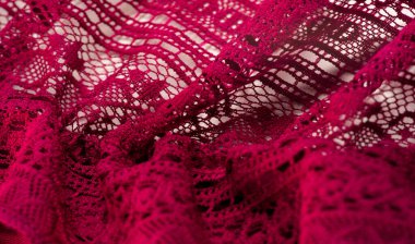 Arkaplan, doku, desen, kırmızı dantel kumaş, ince açık kumaş, genellikle pamuktan ya da ipekten yapılmış, döngüler kullanarak, kıvrım ya da örgü iplikleriyle örülmüş.
