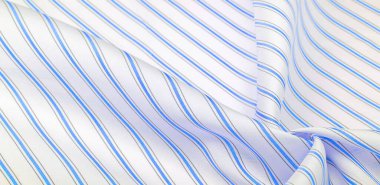 kabartma çizimi, kompozit tekstil, yoğun ipek kumaş beyazı, akuamarin, gök mavisi, güney, mavi ve gri çizgiler, kumaşa bir inme, dar bir şerit. özellik, çizgi, çizgi, çizgi, iz,