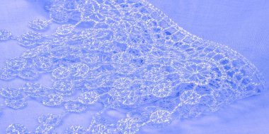 Doku, arkaplan, desen, kartpostal, ipek kumaş, dantel ambalajlı kadın Carolina mavisi atkısı. Yazdırma ve dijital materyallerinizi oluşturmak için bu süslü resimleri kullanın.