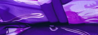 Doku, arka plan, kırmızı çiçekli mavi ipek kumaş. Projeleriniz stüdyomuzda son ürünlerini kullanma konusunda derin bilgiye sahip tasarımcılar tarafından geliştirildi..