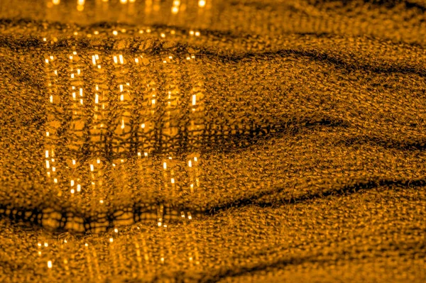 Die Textur Des Hintergrundmusters Ornamentdekor Goldgelber Wellstoff Stoff Mit Parallelen — Stockfoto
