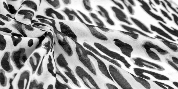 Textuur Achtergrond Patroon Zijden Stof Zwart Wit Tint Luipaardprint Dierenhuid — Stockfoto