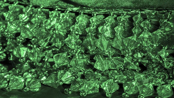 明信片 深翡翠丝面料 绿色玻璃珠装饰 装饰珠子装饰 — 图库照片