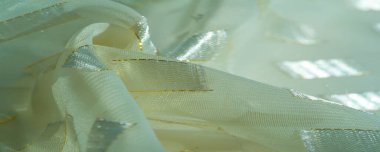 desen, arkaplan, desen, kartpostal, metal kare platinyumlu ipek kumaş, altın çizgili kenar, fildişi renkleri,