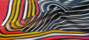 Tedoku deseni, ipek kumaş, Afrika teması, kumaş baskısı, neşeli desen projeyi süsleyecek. Özgürlük temasının iki yönlü doğası, cennet, cehennem, egzotik banallik, rüya gerçekliği