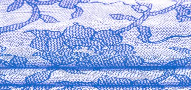 doku, arkaplan, desen. Dantel desenli ipek beyaz kumaş. Bu esnek dantel süsleme her şeye hassas bir dokunuş katabilir! Mücevherlerinizi projeleriniz, el sanatlarınız ve internet dekorunuz ile dekore edin.