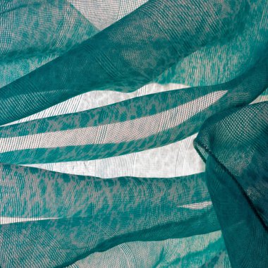 Doku, arkaplan, desen, yeşil beyaz ipek kumaş tekstil. Özellikleri dokuma malzemesinden farklıdır çünkü tasarımda daha esnek ve basittir..