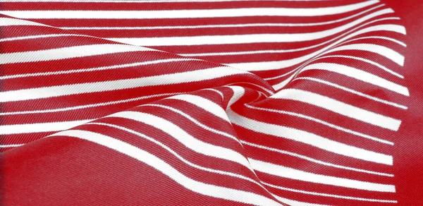 Hedvábnou Tkaninu Červenobílé Pruhy Tato Krásná Super Měkká Středně Velký — Stock fotografie