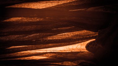 Doku, arkaplan, desen, Sepia krepi, ipek, yün veya sentetik liflerden oluşan, belirgin bir şekilde berrak, kıvrımlı görünümlü bir kumaştır.. 