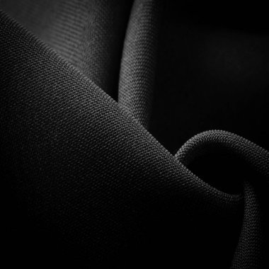 Doku, arkaplan, desen, saten siyah genellikle parlak bir yüzeye ve donuk bir sırta sahip, saten dokuma dört ya da daha fazla dolgu ipliği ile karakterize edilir.,