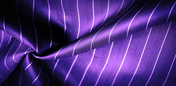 机构图 复合纺织品 高贵的淡紫色蓝丝面料 带有细白色条纹 一些配料或成分的性质 整体或混合物的构成方式 — 图库照片