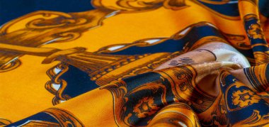 Gotik desenli ipek kumaş. Bu zengin ipek gotik zengin siyah ve altın rengi gözlüklerle çevrili olmaktan memnuniyet duyarım. Bu set aynı zamanda bir vampir ini ya da romantik bir yatak odası için de çok uygun.