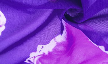 Doku, arka plan, kırmızı çiçekli mavi ipek kumaş. Projeleriniz stüdyomuzda son ürünlerini kullanma konusunda derin bilgiye sahip tasarımcılar tarafından geliştirildi..