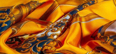 Gotik desenli ipek kumaş. Bu zengin ipek gotik zengin siyah ve altın rengi gözlüklerle çevrili olmaktan memnuniyet duyarım. Bu set aynı zamanda bir vampir ini ya da romantik bir yatak odası için de çok uygun.