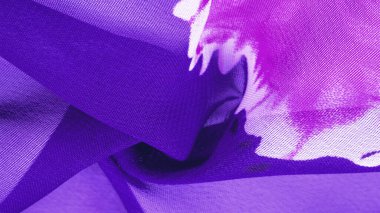 Doku, arka plan, kırmızı çiçekli mavi ipek kumaş. Projeleriniz stüdyomuzda son ürünlerini kullanma konusunda derin bilgiye sahip tasarımcılar tarafından geliştirildi..