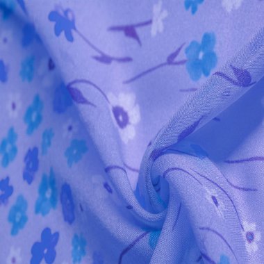 Arkaplan deseni, ipek kumaş, eflatun arkaplanda küçük çiçekler, baskılı ince bir gök mavisi rengi. Çiçek tasarımı