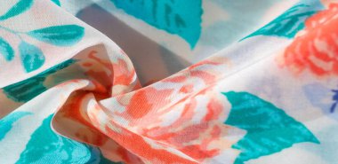 Doku desenli pamuk kumaş. Beyaz arka planda güller. Tasarımları, projeleri, duvar kağıtlarını işlemek için çok kullanışlı ve ideal. Bu kumaşla projeleriniz en iyisi olacak.