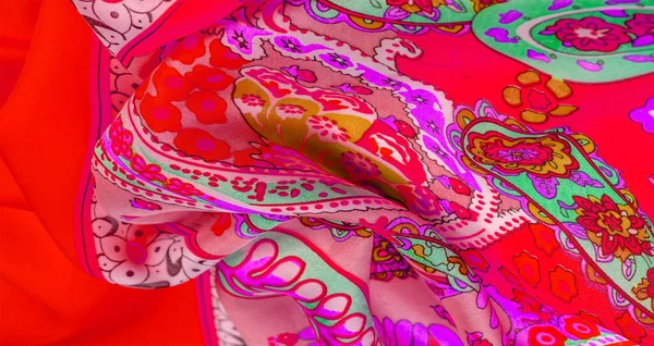 绣花丝织品 印度主题华丽的传统色彩艳丽的色彩艳丽的色彩艳丽的波希米亚风格图案 装饰面料的设计和配饰项目 五彩缤纷的色彩 — 图库照片