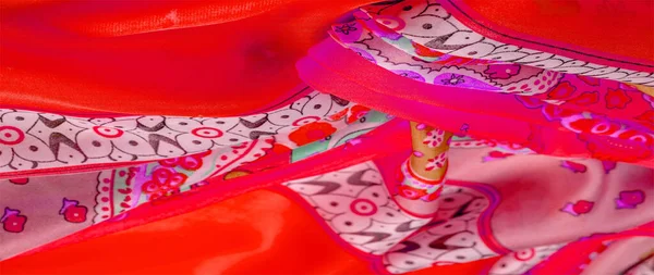 绣花丝织品 印度主题华丽的传统色彩艳丽的色彩艳丽的色彩艳丽的波希米亚风格图案 装饰面料的设计和配饰项目 五彩缤纷的色彩 — 图库照片