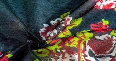 Doku arkaplanı, koyu mavi ipek kumaş, güllerle boyanmış renkler, mavi beyaz, kırmızı, kırmızı, beyaz, yeşil, yeşil.