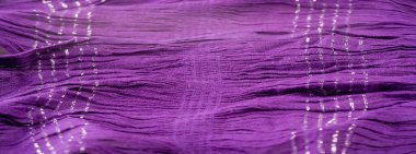 Desenli arka plan deseni, dekorasyon süsü, mavi sentlik koyu leylak dokuması, paralel veya köşegen kıvrımlı kumaş; böyle bir kumaştan çıkan ürünler..