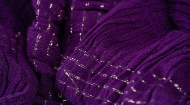 Desenli arka plan deseni, dekorasyon süsü, mavi sentlik koyu leylak dokuması, paralel veya köşegen kıvrımlı kumaş; böyle bir kumaştan çıkan ürünler..