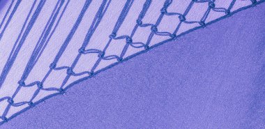 İpek kumaşın arka plan dokusu. Bu doğal mor bir eşarp, şeffaf elli ipek ipekten yapılmış bu güzel naylon saten ve harika bir parıltı projeleriniz için mükemmel..