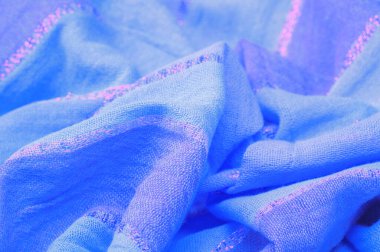 Kumaş desenli arka plan, süs, arkaplan, ipek kumaş, büyük mavi çizgiler, kırmızı altından bir şeritle ayrılmış, bu kumaş tasarımınızı süsleyecek, en iyisi olacaksınız.