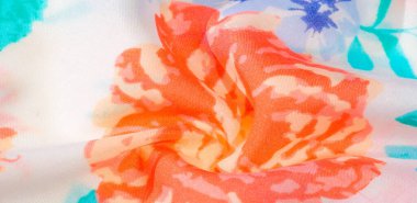 Doku desenli pamuk kumaş. Beyaz arka planda güller. Tasarımları, projeleri, duvar kağıtlarını işlemek için çok kullanışlı ve ideal. Bu kumaşla projeleriniz en iyisi olacak.