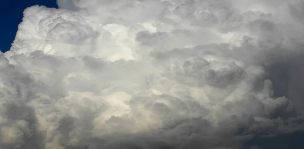 텍스처 여전히 구름입니다 은비를 내리지 않는다 스트라투스 구름의 수준은 청색이다 — 스톡 사진