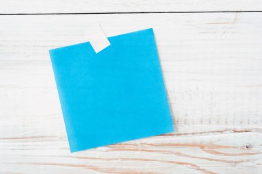 Boş mavi not kağıdı