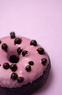 Mavi arkaplandaki donutu kapat