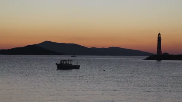 Turgutreisの海辺の町と壮大な夕日 — ストック動画