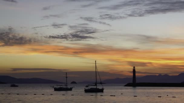 Küstenstadt Turgutreis Und Spektakuläre Sonnenuntergänge Zeitraffer — Stockvideo