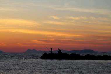 Deniz kenti Turgutreis ve balıkçılarla muhteşem gün batımları