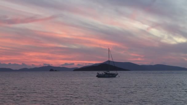 Turgutreisの海辺の町と壮大な夕日 — ストック動画